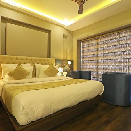The Ivy Grand Hotel In City Centre With Free Secured Parking New Delhi Exterior foto