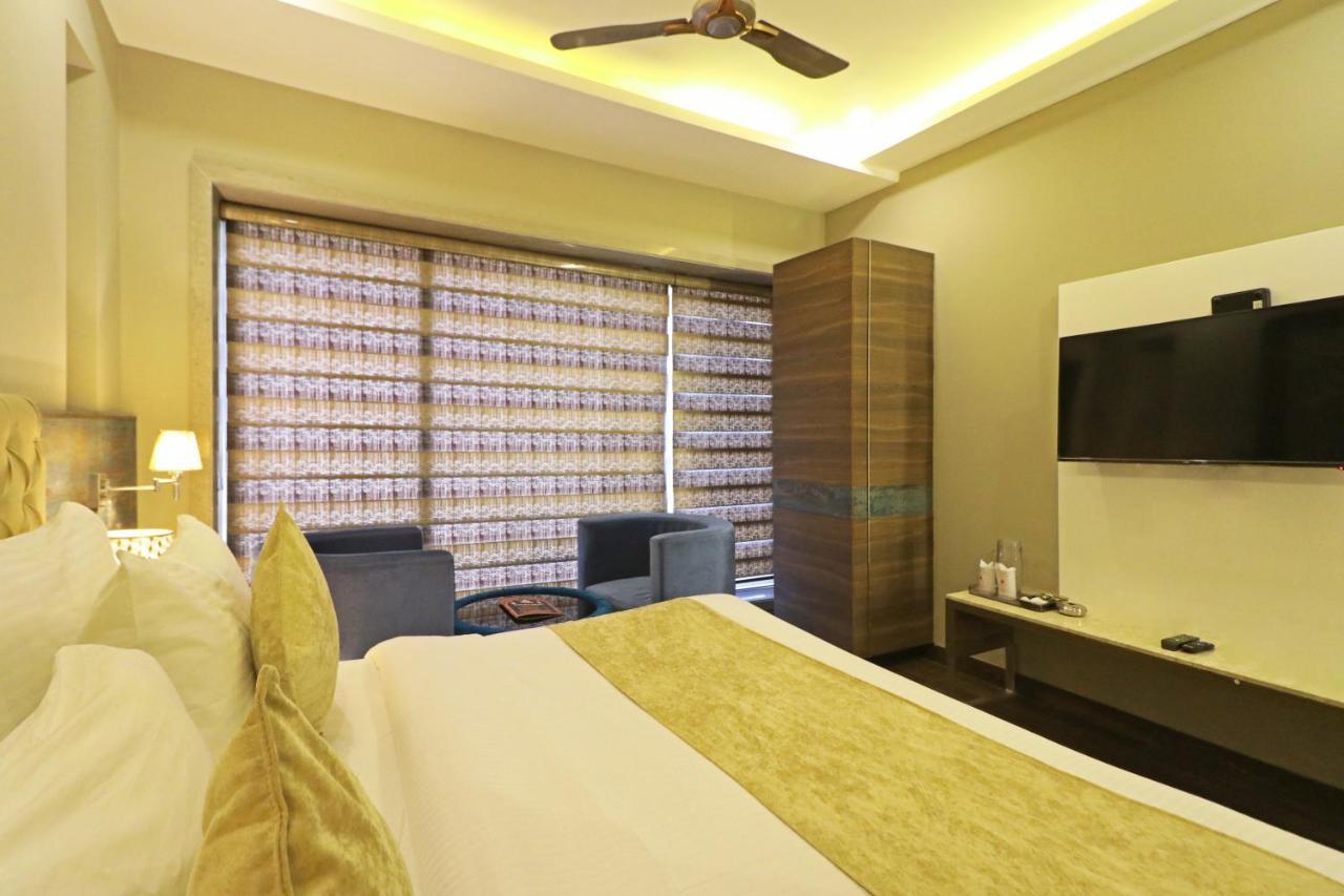 The Ivy Grand Hotel In City Centre With Free Secured Parking New Delhi Exterior foto