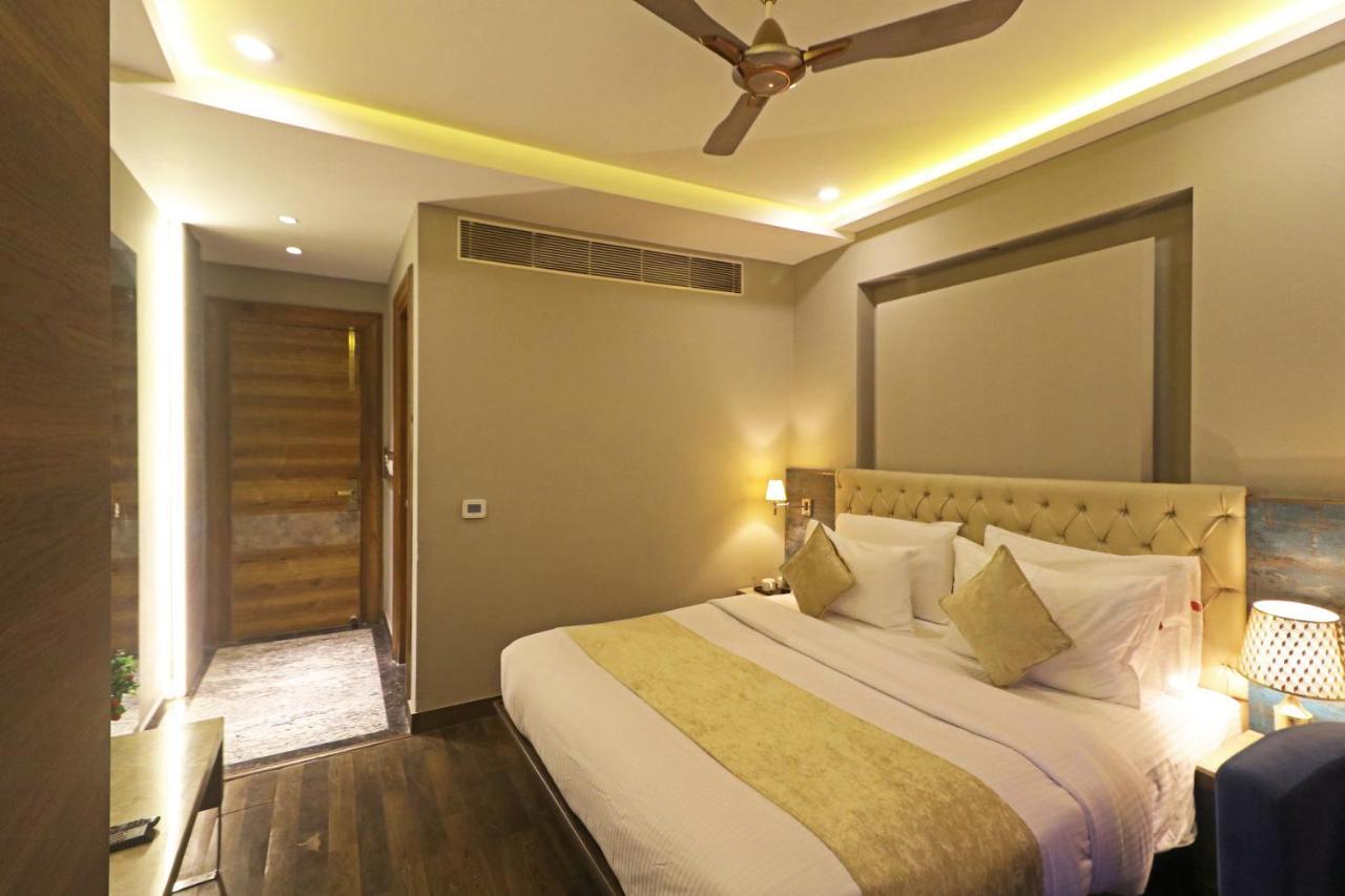 The Ivy Grand Hotel In City Centre With Free Secured Parking New Delhi Exterior foto
