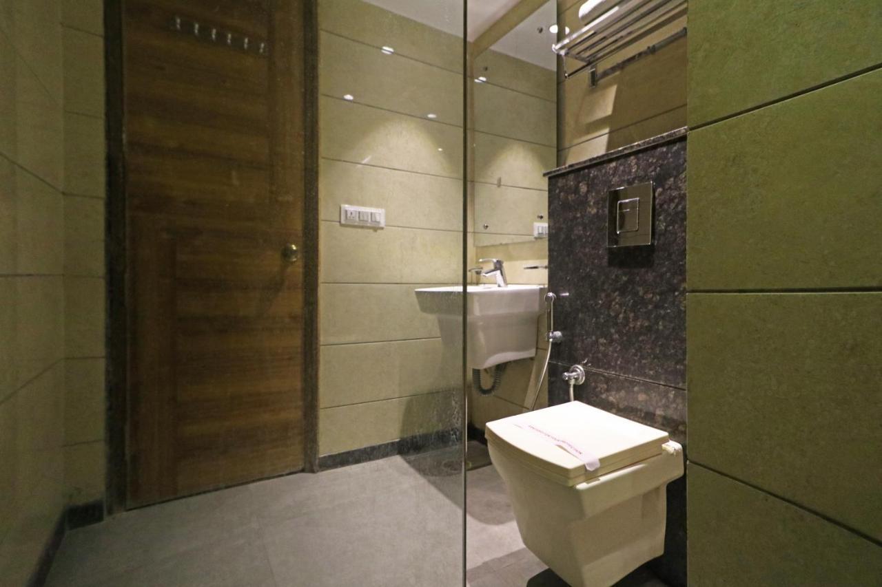 The Ivy Grand Hotel In City Centre With Free Secured Parking New Delhi Exterior foto