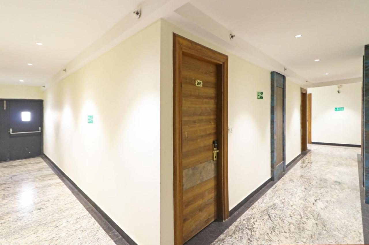 The Ivy Grand Hotel In City Centre With Free Secured Parking New Delhi Exterior foto