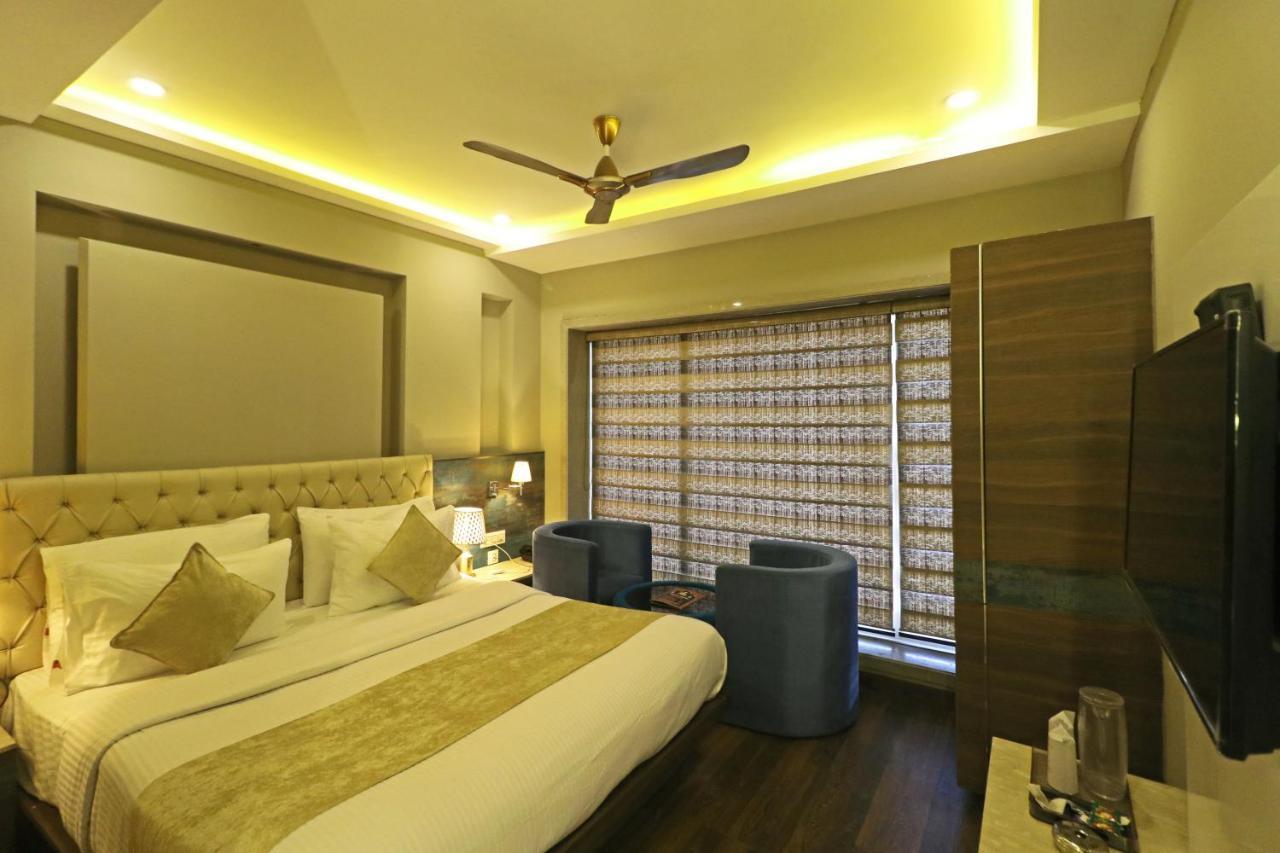 The Ivy Grand Hotel In City Centre With Free Secured Parking New Delhi Exterior foto