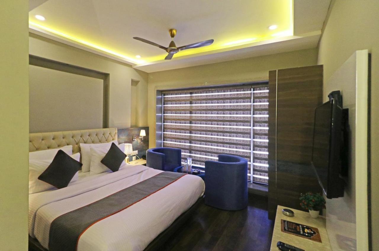 The Ivy Grand Hotel In City Centre With Free Secured Parking New Delhi Exterior foto