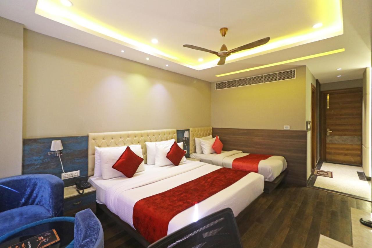 The Ivy Grand Hotel In City Centre With Free Secured Parking New Delhi Exterior foto