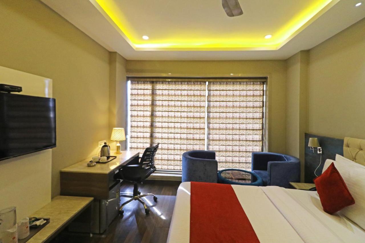 The Ivy Grand Hotel In City Centre With Free Secured Parking New Delhi Exterior foto
